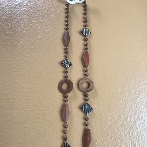 Light wood necklace
